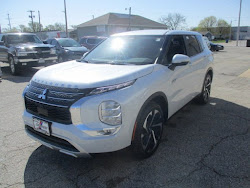 2023 Mitsubishi Outlander PHEV SE