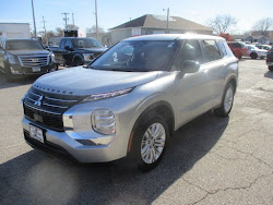 2024 Mitsubishi Outlander ES